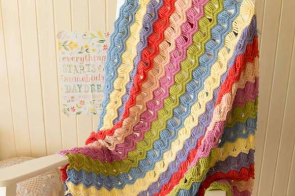 https://hodgepodgecrochet.wordpress.com/: A Creative Being: Vintage Fan Ripple Crochet Afghan Blanket